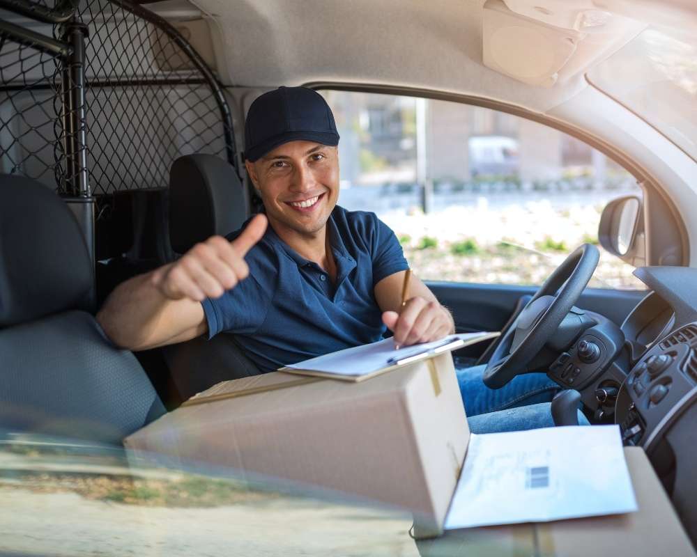 חברת שליחויות ארצית: סקירת החברות שמתאימות לעסקים קטנים וגדולים